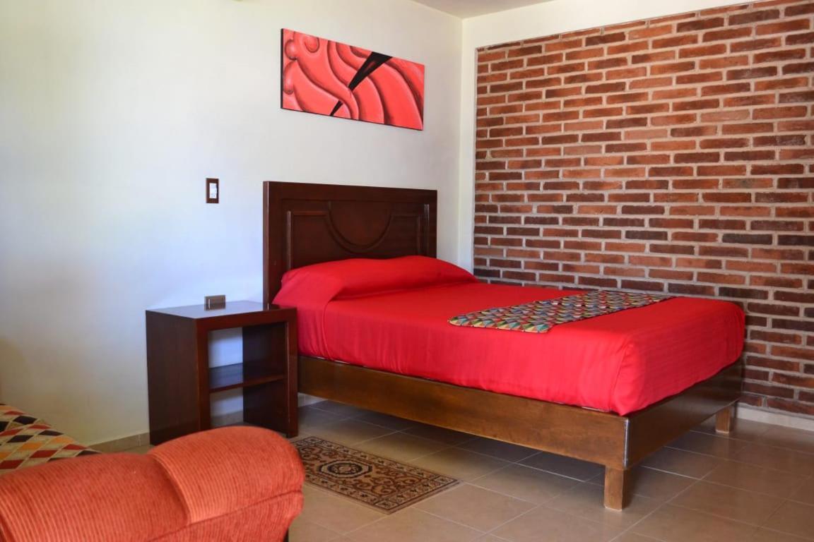Hotel Tlatoani Чигнауапан Екстериор снимка