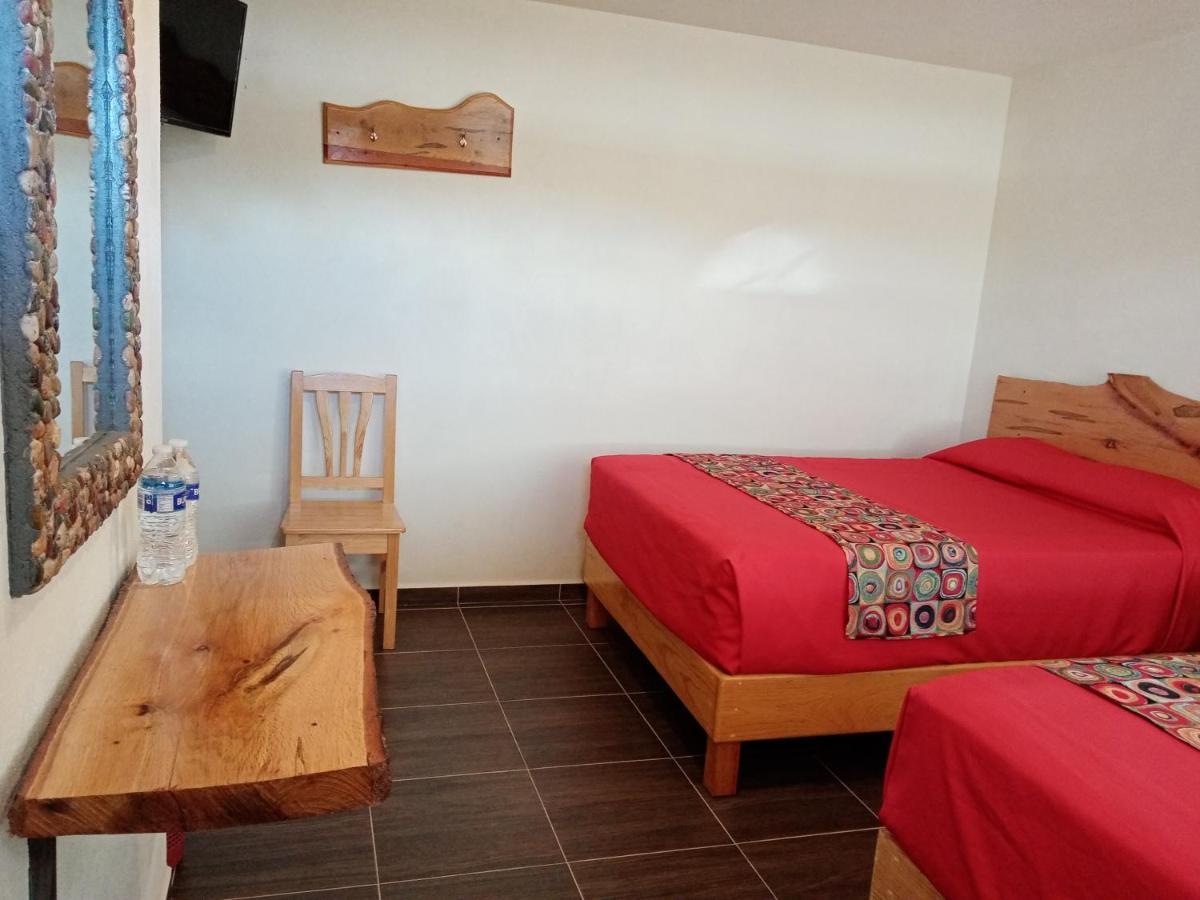Hotel Tlatoani Чигнауапан Екстериор снимка