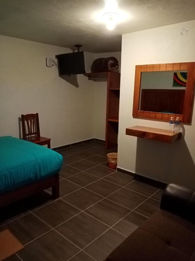 Hotel Tlatoani Чигнауапан Екстериор снимка