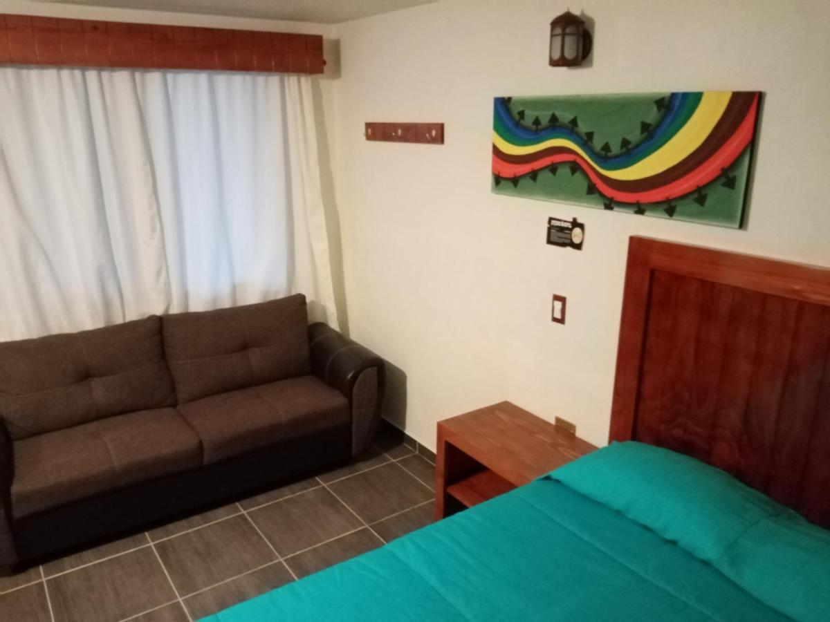 Hotel Tlatoani Чигнауапан Екстериор снимка