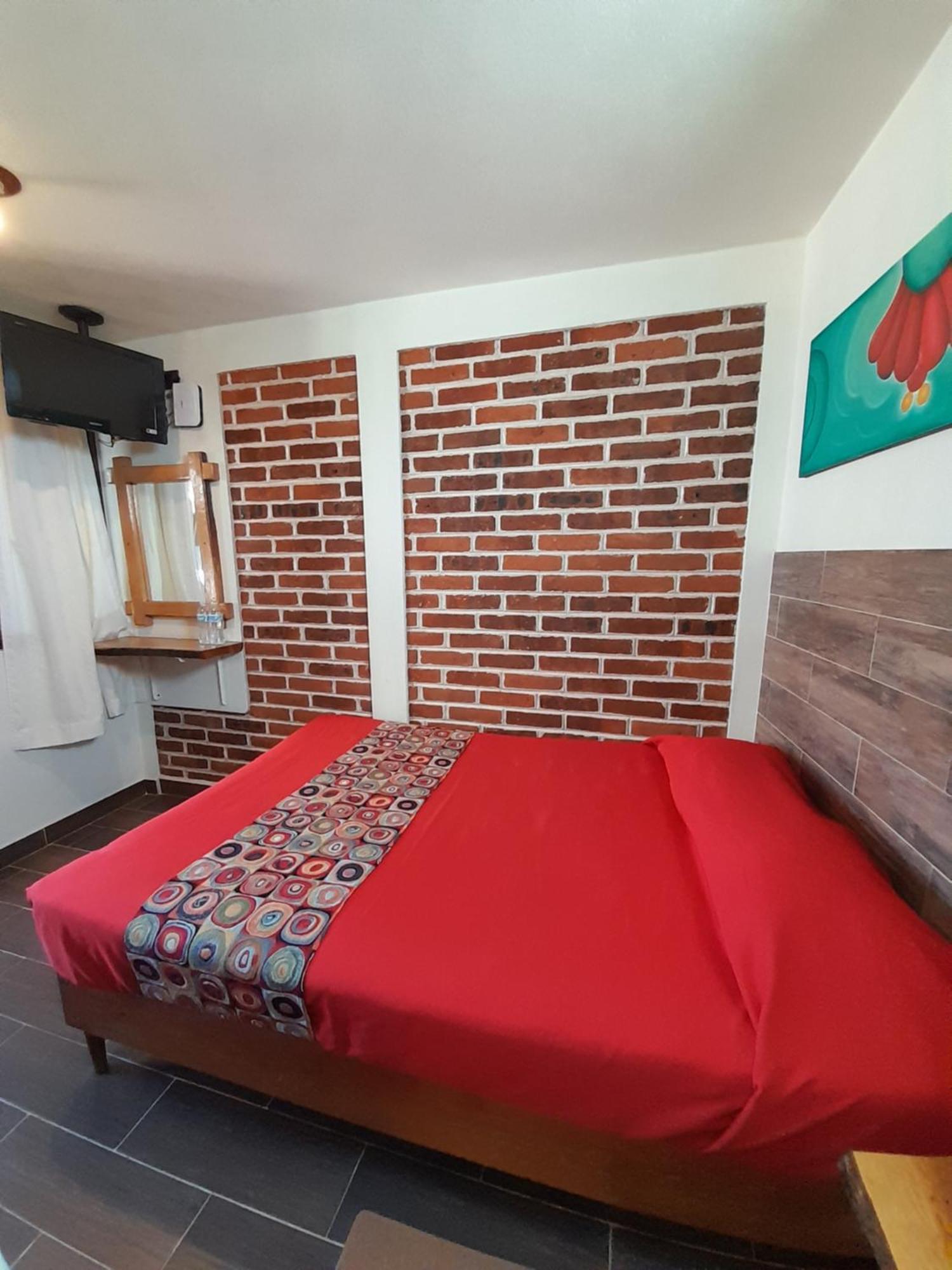 Hotel Tlatoani Чигнауапан Екстериор снимка